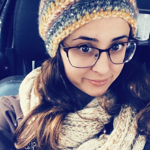 Meet your Posher, Brittney - Picture 3 of 3